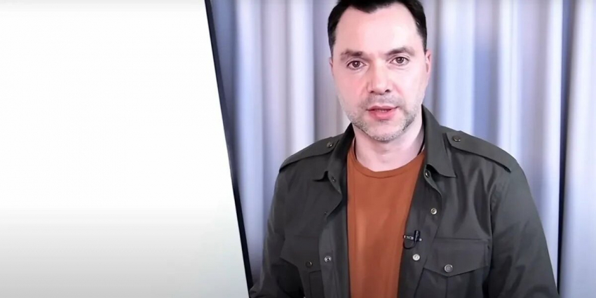 Советник офиса Зеленского Алексей Арестович подал в отставку после обвинений в работе на Россию: где он начнет новую политическую карьеру
