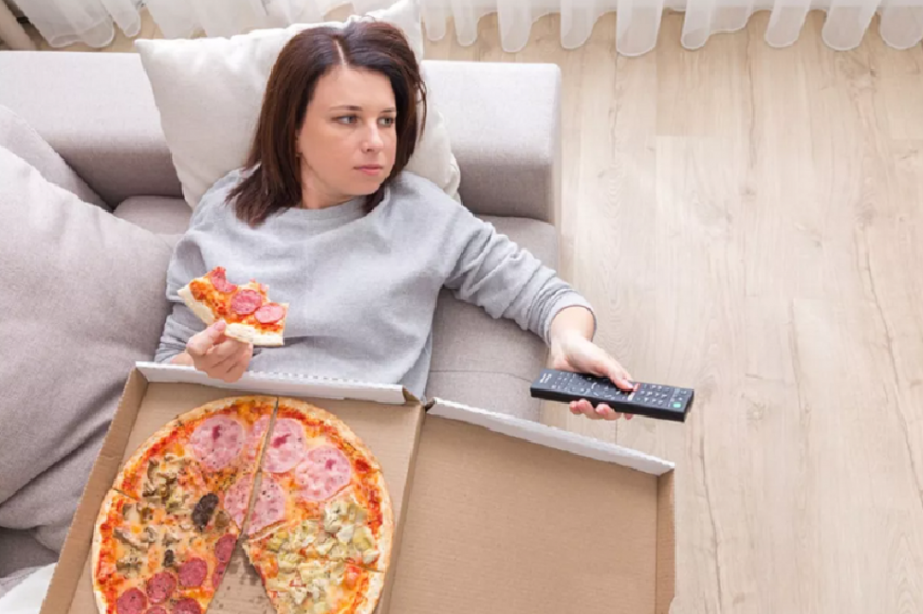 "РГ": врачи РФ перечислили россиянам самые частые ошибки пищевого поведения