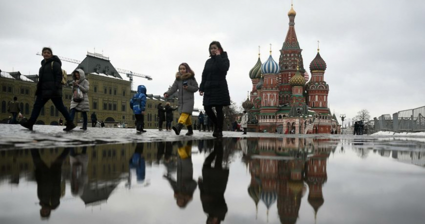 На Москву обрушился сильный ливень: городские службы переведены в режим повышенной готовности