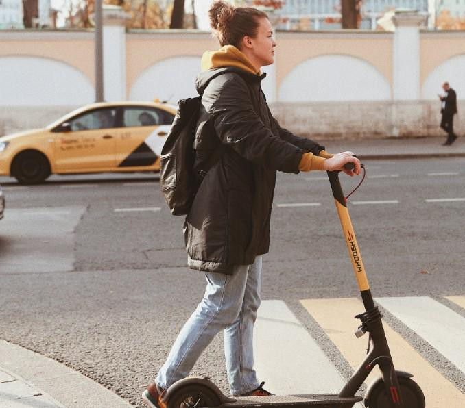 У жителя Новороссийска во время падения с электросамоката разорвалась почка
