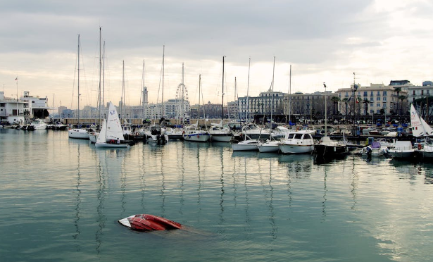 У побережья Франции затонула яхта, которую арендовала принцесса Диана