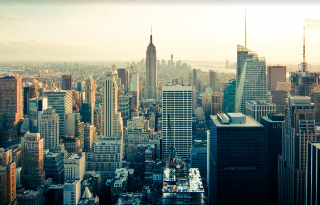 Жители Нью-Йорка массово покидают город