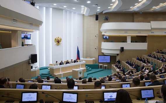 В Совфеде призвали ограничить массовый детский отдых за границей