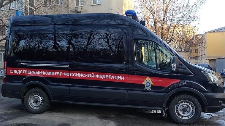 В Ижевске пьяная угонщица протащила на двери автомобиля сотрудника Росгвардии