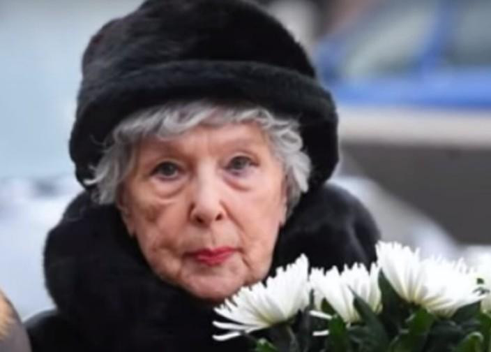 Актриса Наталья Селезнёва призналась, что смерть Веры Васильевой стала для неё ударом