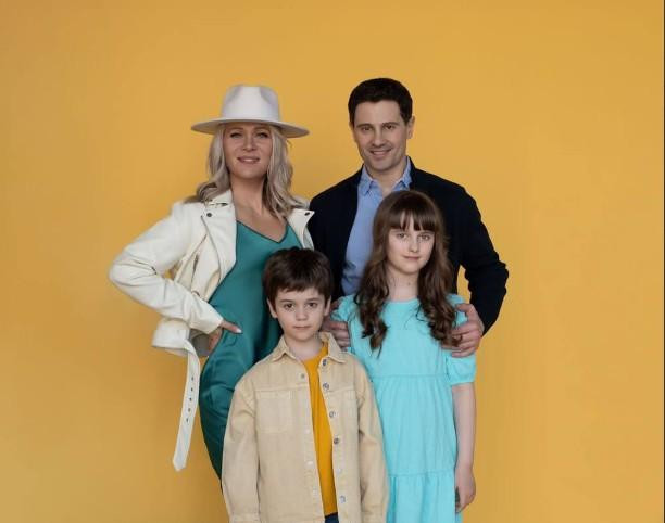 Жена Антона Макарского ответила подписчикам, как её семья перенесла взрыв в Сергиевом Посаде