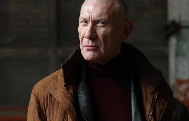 Стало известно, кто будет отцом Серкана Болата в русской версии "Постучись в мою дверь"