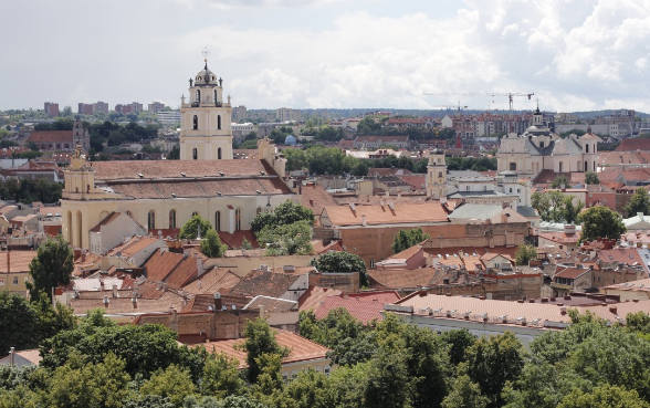 В Вильнюсе после саммита НАТО исчез асфальт на улице Лепкальне