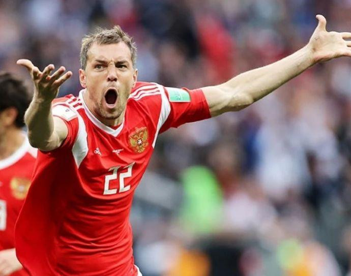 Кавазашвили призвал журналистов не провоцировать Дзюбу ради едких ответов