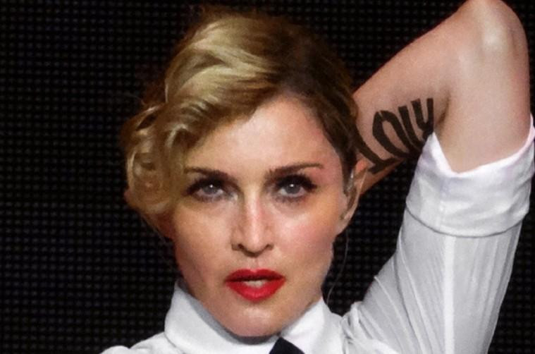 The Sun: Мадонна, отложившая тур из-за болезни, вернулась к репетициям