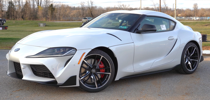 Компания Toyota запускает обновленный легендарный Supra 2024 года