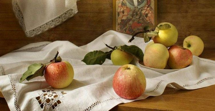 Почему до Яблочного Спаса 19 августа 2023 года нельзя есть яблоки