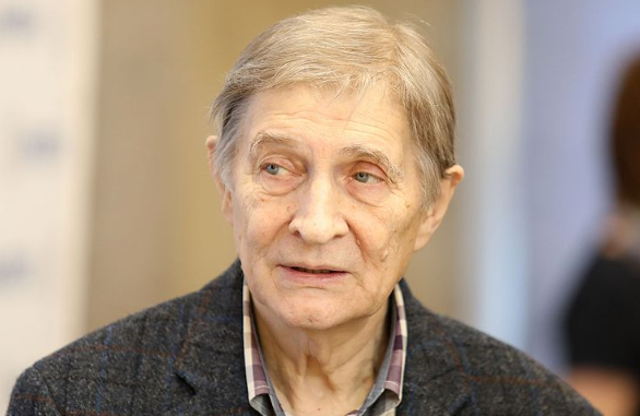 Елена Проклова назвала покойного Ясуловича талантливым артистом с вдохновляющей улыбкой