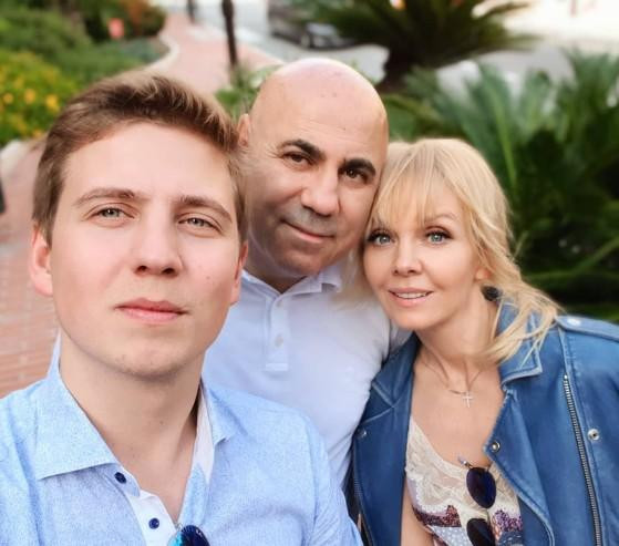 Старший сын Валерии живёт в Женеве и успешно работает в швейцарской фирме