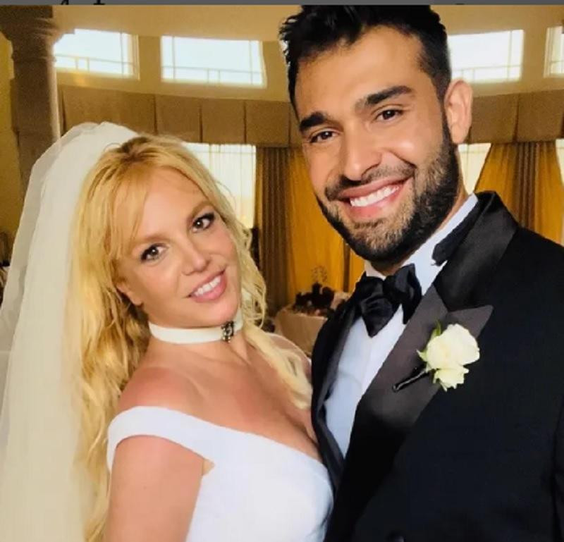 Экс-супруг Бритни Спирс Сэм Асгари съехал в роскошный многоквартирный дом