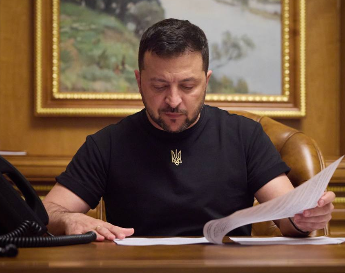 Зеленский сообщил о желании военных усилить мобилизацию на Украине