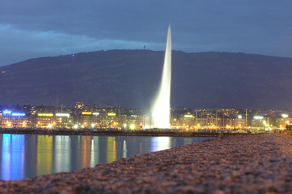 В Женеве мужчина попал в больницу после того, как засунул голову в фонтан