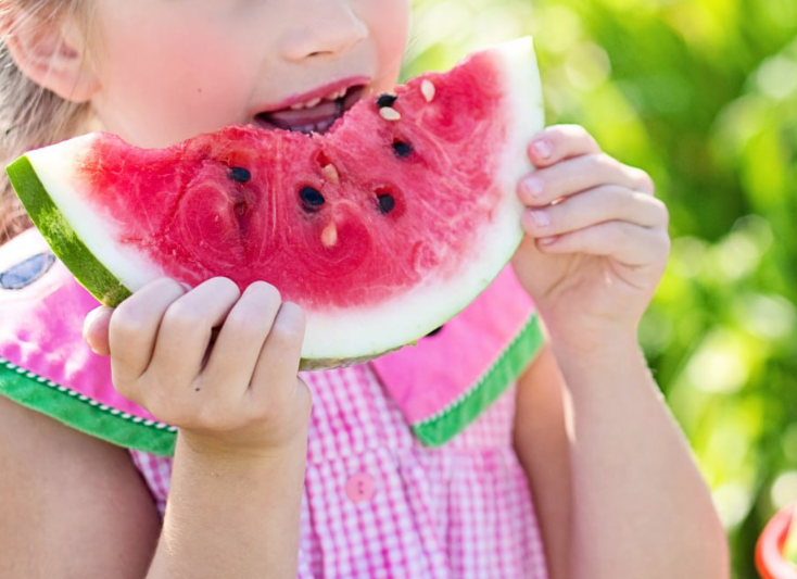 Терапевт Тарадеева назвала противопоказания к употреблению арбуза