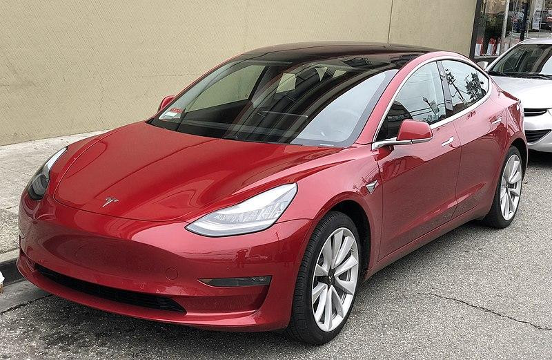 Владелец Model 3 рассказал, почему больше не купит электрокар Tesla