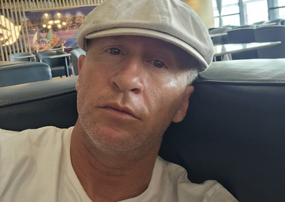 Оскар Кучера рассказал, за что ему стыдно перед старшими детьми