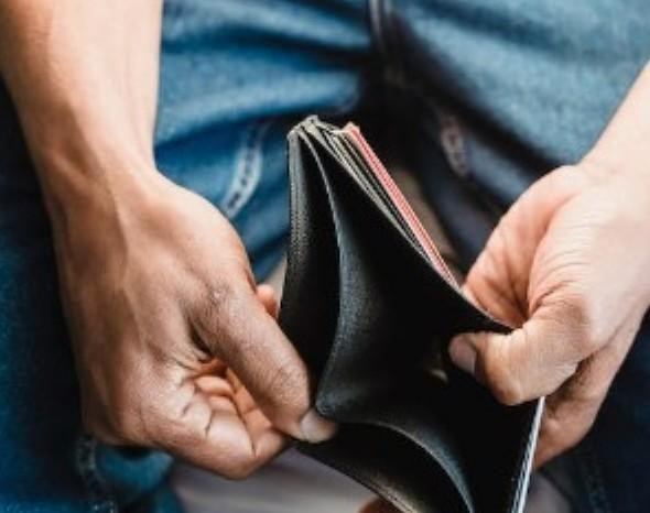 Economics and Human Biology: Режим сна связан с размером зарплаты