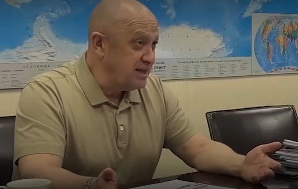 Мемориал основателям ЧВК «Вагнер» Пригожину и Уткину в Новосибирске простоит 40 дней