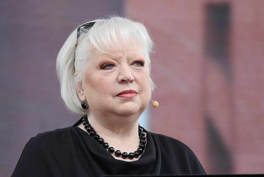 Светлана Крючкова рассказала, что укусила режиссера Коренева