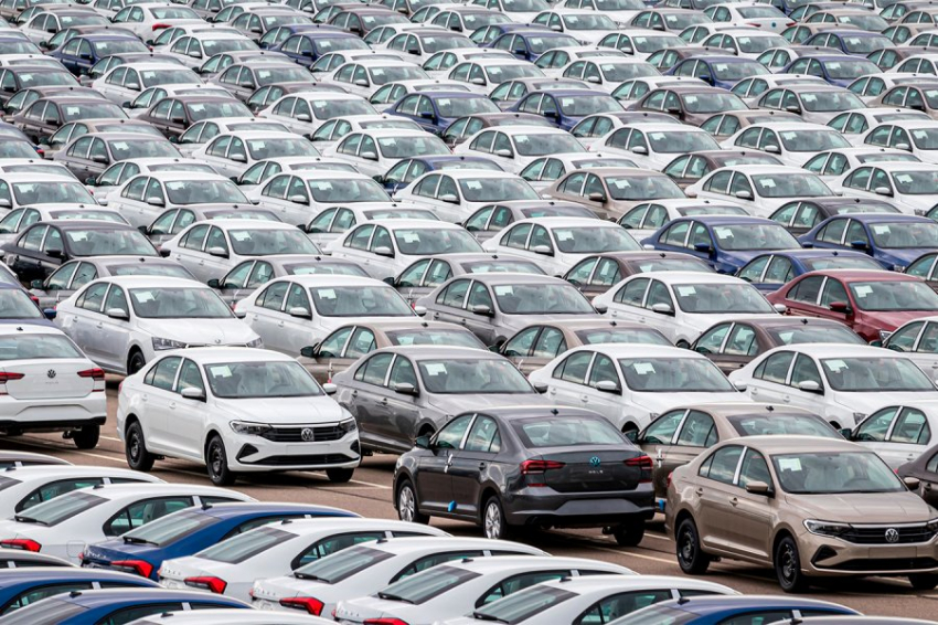 Экономист Беляев допустил торможение роста цен на автомобили в РФ