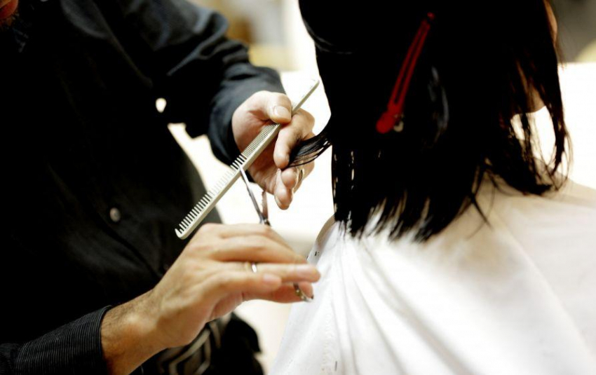 Визажист Горбунова назвала чрезмерно короткие стрижки визуально старящими