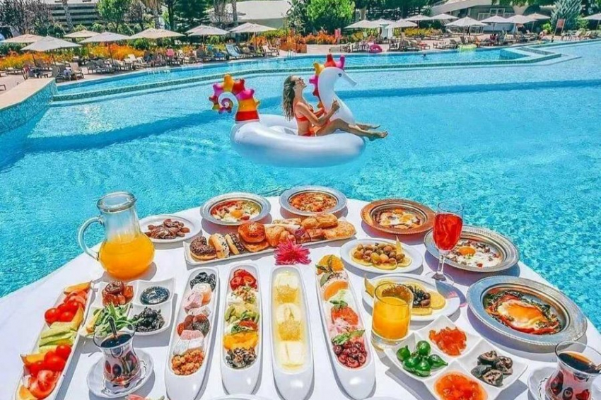 Российские туроператоры начали безалкогольные поездки в Турцию