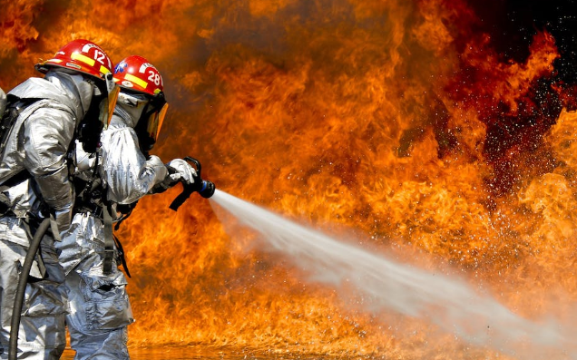 В центре Стамбула загорелся отель, эвакуировано 40 постояльцев