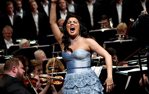 Берлинская опера возобновляет сотрудничество с певицей Анной Нетребко