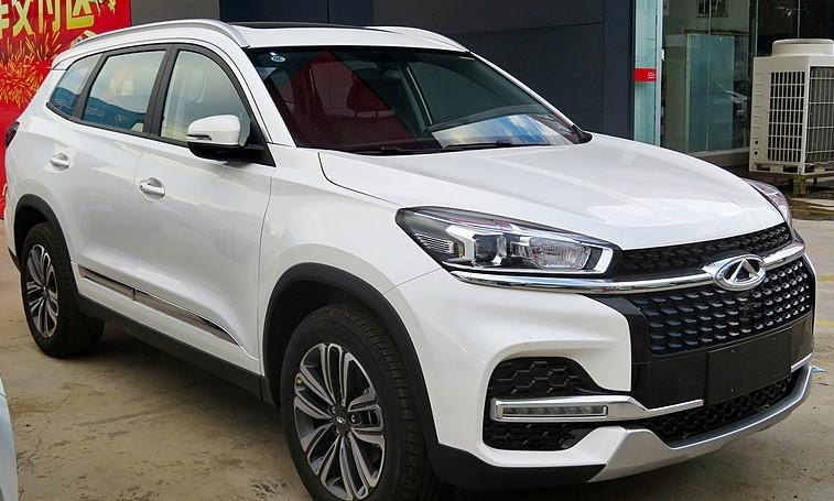 Названа пятёрка самых дешевых семиместных автомобилей в России