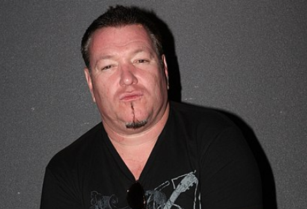 Фронтмену группы Smash Mouth Стивену Харвеллу осталось жить неделю