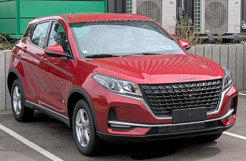 В РФ стартовали продажи кроссовера Dongfeng Fengon 500 за 2,4 млн рублей