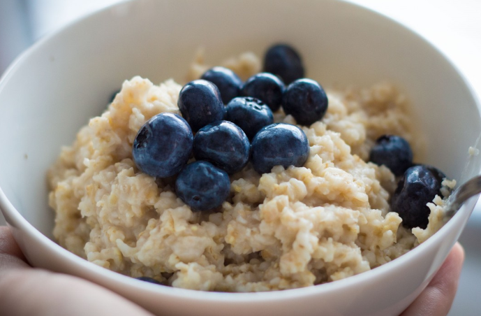 Диетолог Пономарева назвала завтрак, обеспечивающий энергию и чувство сытости на целое утро