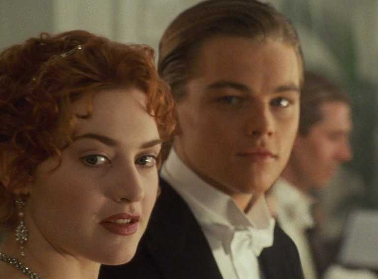 Для создания фильма "Титаник" американский режиссер Джеймс Кэмерон провел 12 погружений под воду