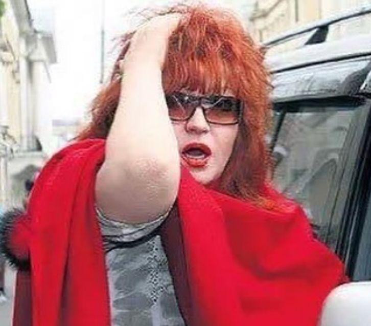 Лицо покойной матери певицы Анастасии оказалось полностью синим