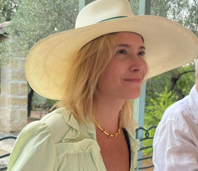 Юлия Высоцкая понервничала во время перелета из Италии в Россию