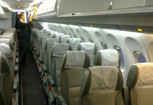 Daily Mail: Бывшая стюардесса назвала британцев самыми проблемными пассажирами самолета