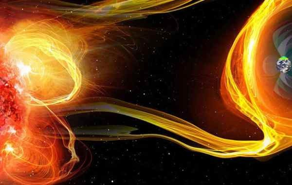 На Солнце происходят вспышки, которые приведут к возмущению геомагнитной обстановки