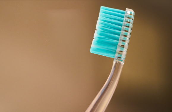 Россиянам рассказали, как защититься от гипертонии с помощью зубной щетки
