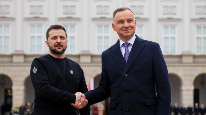 Bloomberg: Украина из-за зернового спора может лишиться Польши как своего главного союзника