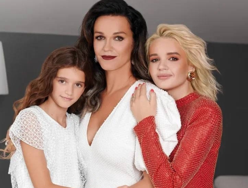 Певица Слава пожаловалась в соцсетях на «страшнейший» кашель