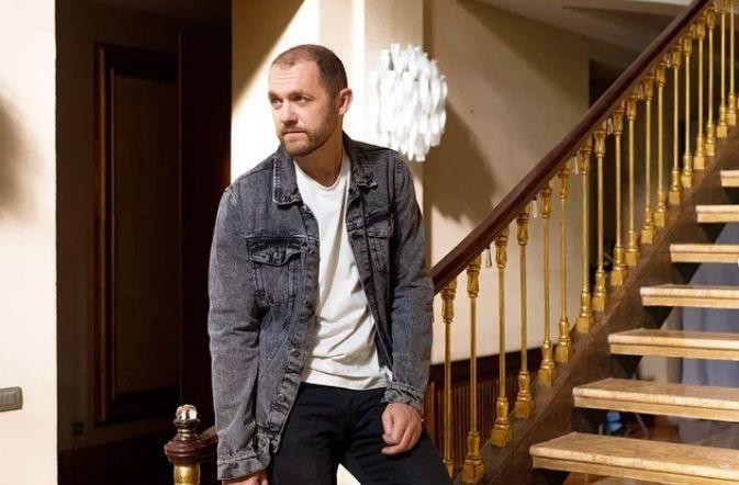 Денис Шведов назвал режиссера сериала «Иванько» диктатором и узурпатором