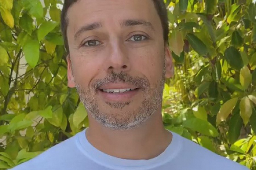 Телеведущий РФ Галкин показал, как проводит время с сыном на вилле в Израиле