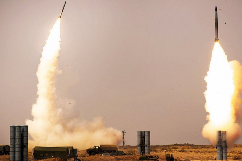 Военный эксперт Дандыкин заявил, что российские С-300 и С-400 справятся с ракетами AMRAAM Украины