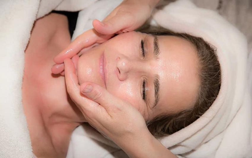 Дерматовенеролог Ильдар Шакуров назвал осенние правила для здоровья кожи