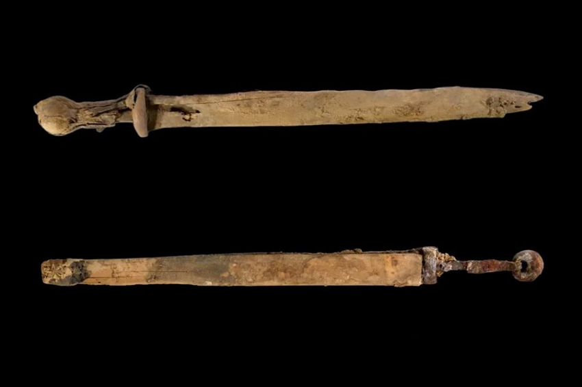 Четыре римских меча возрастом 1900 лет найдены в Иудейской пустыне
