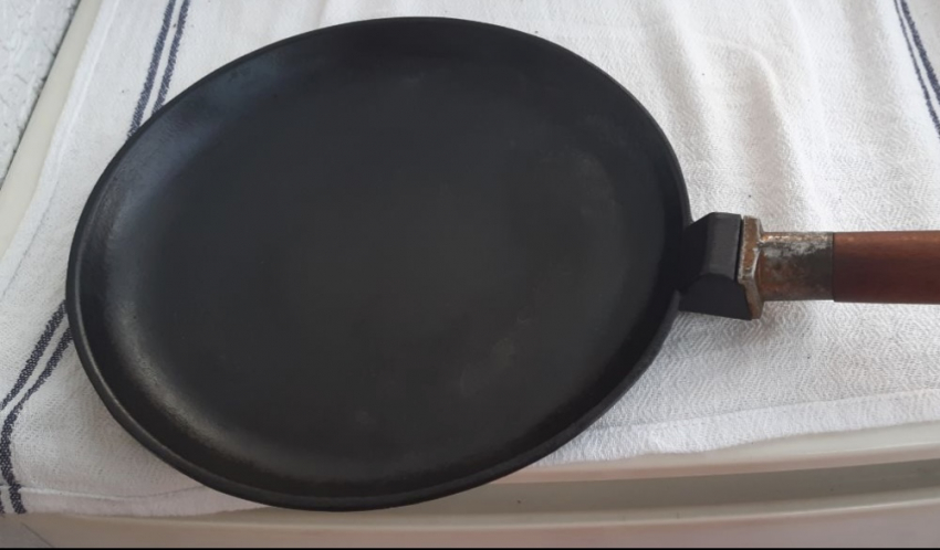 Очистить пригоревшие сковороды и сделать их как новые за считанные минуты: три лайфхака
